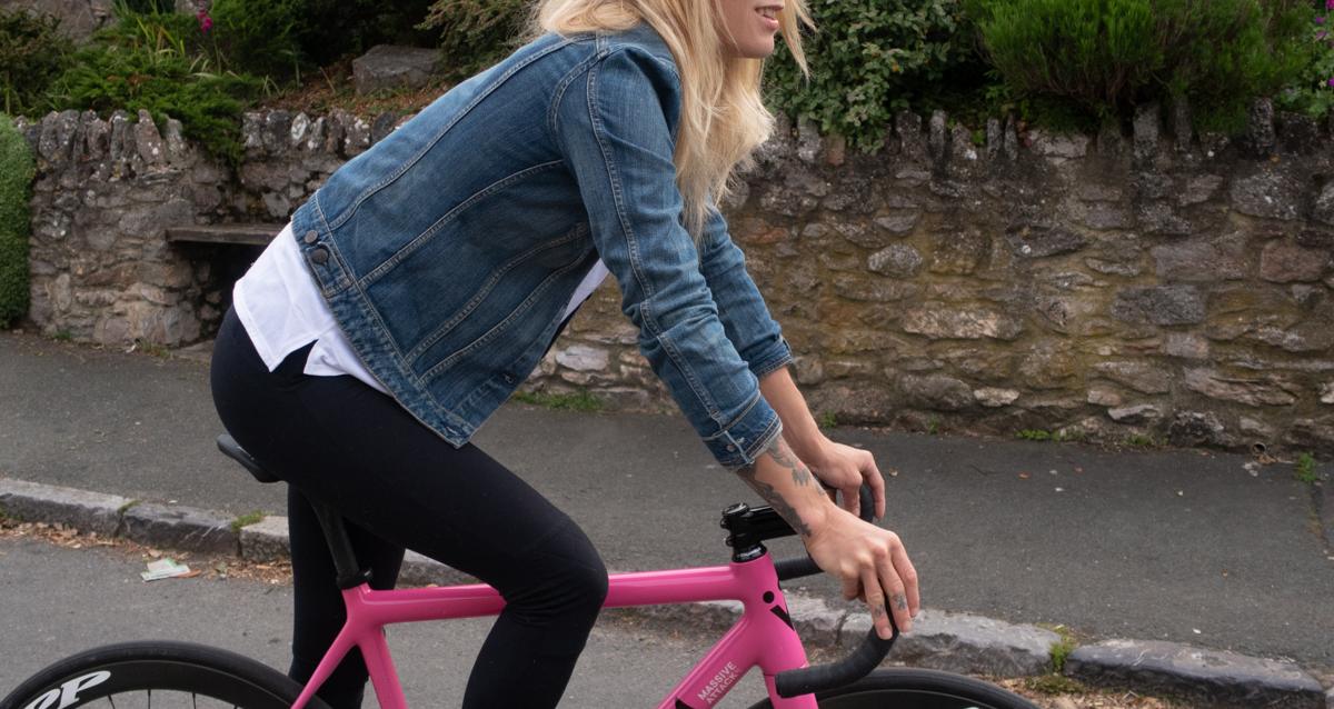 Pinkbike Gear Guide: 10 Summer Riding Kits for Women - Pinkbike