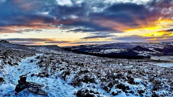 Winterlandscape in Hathersage with bike